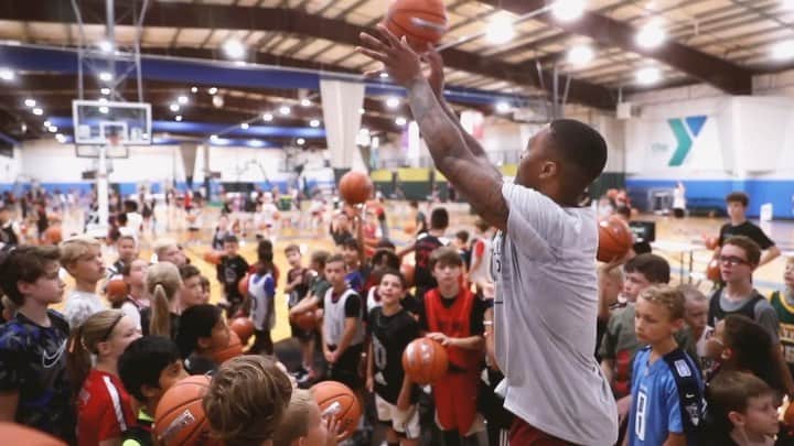 デイミアン・リラードのインスタグラム：「Shooters shoot! 🤷🏽‍♂️ @spaldingball came through with their new Precision balls and helped me launch a #DameTimeChallenge for kids at #LillardCamp last week. Now I’m bringing the challenge to y’all. As part of my birthday week, we are looking to see who can hit the craziest long distance shots. Tag me, @spaldingball and #DameTimeChallenge on your videos. Imma repost the best ones on my IG and twitter.」