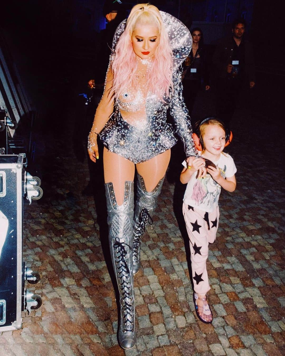 クリスティーナ・アギレラさんのインスタグラム写真 - (クリスティーナ・アギレラInstagram)「School’s out for the Summer ❤️ #TheXTour」7月16日 0時08分 - xtina