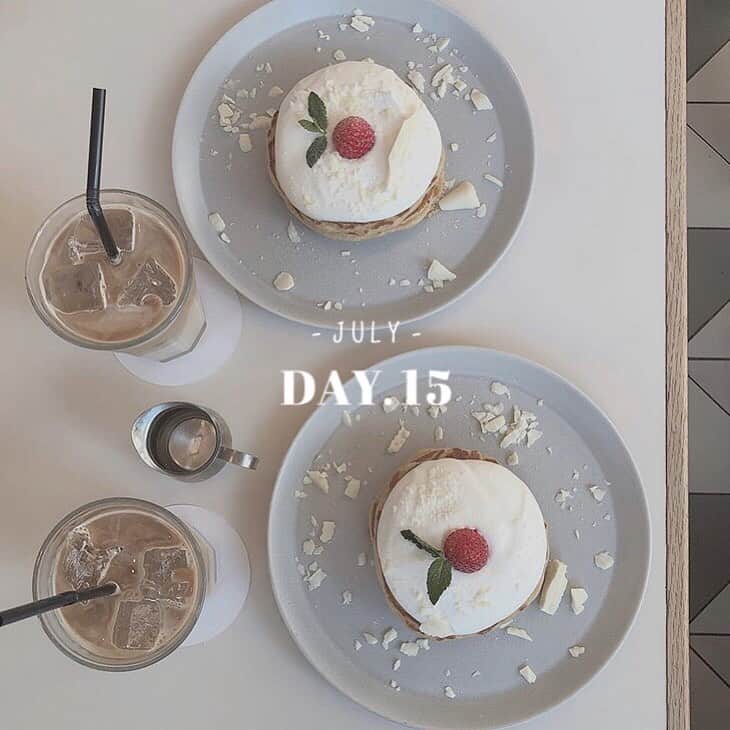 「SNOW」顔認識カメラアプリのグルメインスタ