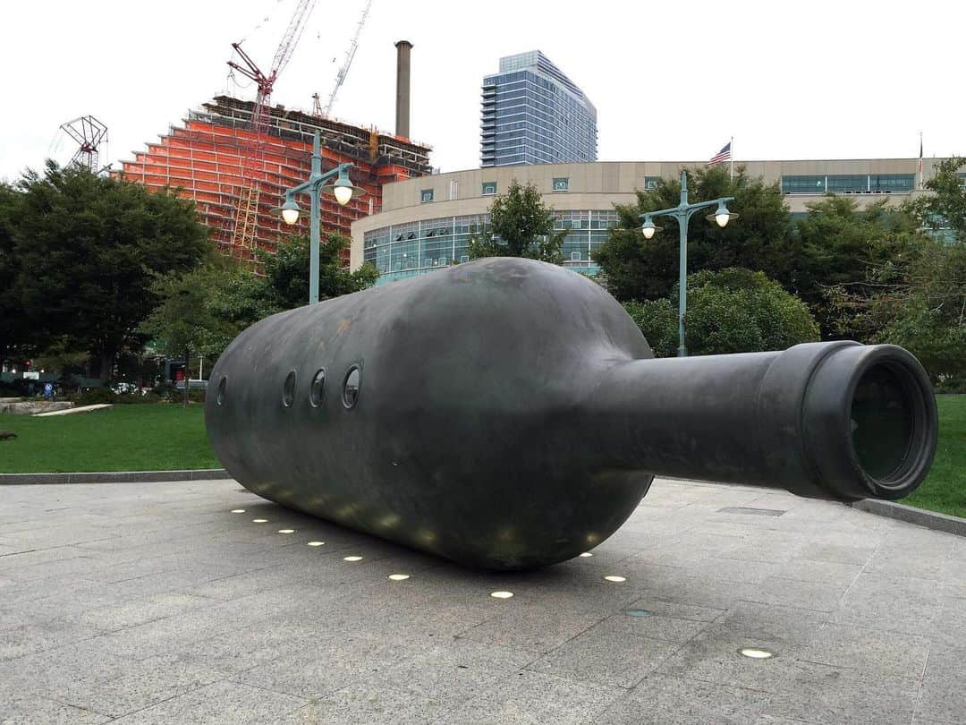 ニューヨーク近代美術館さんのインスタグラム写真 - (ニューヨーク近代美術館Instagram)「“Malcolm Cochran’s ginormous wine bottle in Hudson River Park’s Clinton Cove is definitely worth the walk west. Made of a combination of steel and zinc, it has the textured green patina you’d imagine a wine bottle would get if left on the ocean floor for a long spell. And it would be A-OK with me if that was all there was to it. But step closer and peer into one of its portholes...you’ll see an all-stainless-steel interior, inspired by a stateroom from the British ocean liner Queen Mary, that looks both futuristic and old-school, like a dream apartment for The Wizard of Oz’s Tin Man.” –Jocelyn Meinhardt (@joceloon), associate writer/editor on our Creative Team … Discover more of New York's hidden art gems with our #MoMApicks: mo.ma/picks (link in bio) … [Credit: Malcolm Cochran. Private Passage. 2005. Hudson River Park at 55th Street. Photo: Scott Beale and Nick Normal. Used under Creative Commons Attribution-NonCommercial-NoDerivs 2.0 Generic]」7月16日 0時06分 - themuseumofmodernart