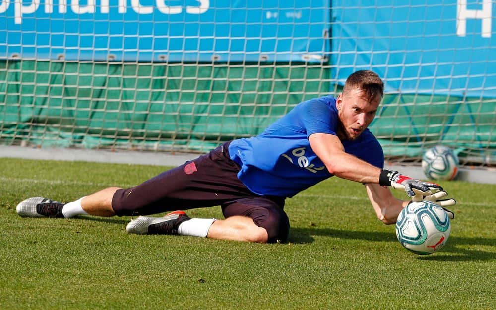 ノルベルト・ムラーラ・ネトのインスタグラム：「Day 1 ✔️ @fcbarcelona . . 📸 @miguelruizfcb」