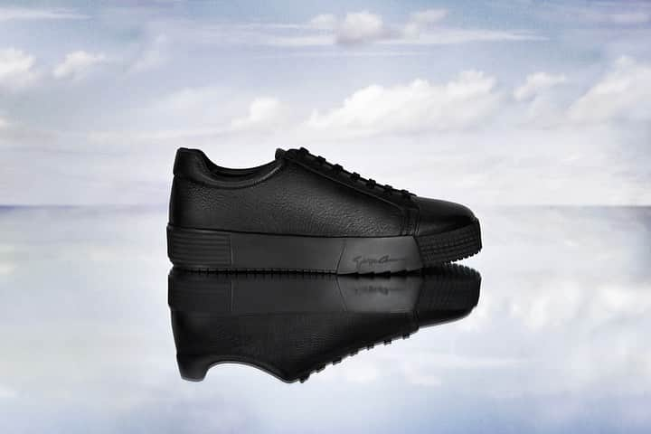 Armani Officialさんのインスタグラム写真 - (Armani OfficialInstagram)「Sleek design and simple lines make for a modern yet classic sneaker for men #GiorgioArmani」7月16日 0時20分 - emporioarmani