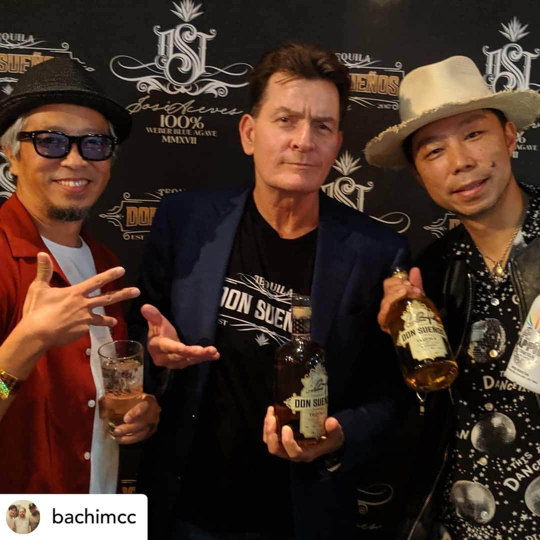 ダンテ・カーヴァーさんのインスタグラム写真 - (ダンテ・カーヴァーInstagram)「Repost•Great VIP party hosted by Don Suenos with special Guest... Charlie Sheen!! チャーリー・シーン #DonSuenosTequila #vip #charliesheen #party #tokyo #allvip #greattaste」7月16日 0時21分 - dantecarverofficial