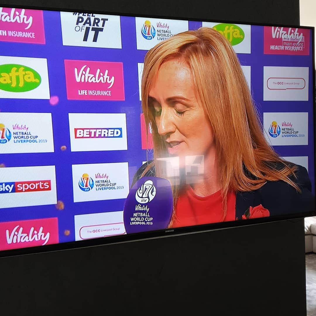 フィリップ・ネヴィルさんのインスタグラム写真 - (フィリップ・ネヴィルInstagram)「Great win @englandnetball - this team is good!! Love u @traceynev xx」7月16日 0時28分 - philipneville18