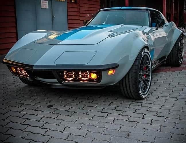 Classics Dailyさんのインスタグラム写真 - (Classics DailyInstagram)「C3 Corvette with a C6 powertrain _ Source | Engineswapdepot.com #corvette #americanmuscle #musclecar  #classic #restomod #speed #vehicles  #cargram #carstagram #amazing_cars #fastcar #motors #engine #horsepower  #musclecar #amazingcars #classicsdaily」7月16日 0時56分 - classicsdaily