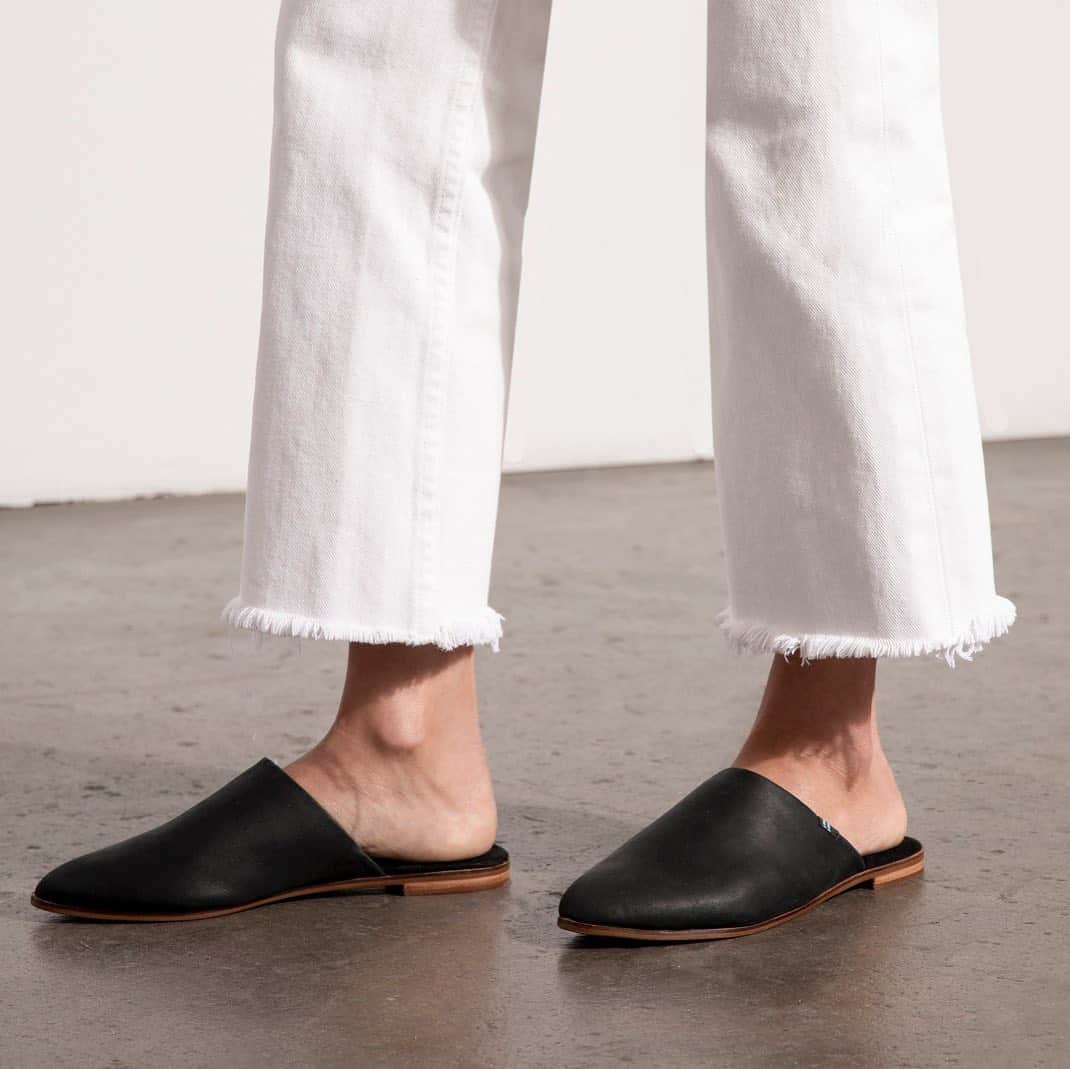 トムズシューズのインスタグラム：「*immediately adds to cart*」