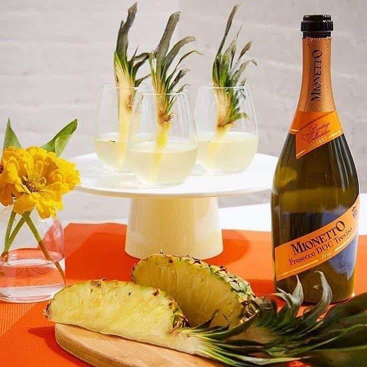 Mionetto Prosecco Montenegroさんのインスタグラム写真 - (Mionetto Prosecco MontenegroInstagram)「Ljeto ima ukus Prosecca. 😊 #mionettoprosecco #montenegro #mionettoME #lifestyle #mionetto #mymionetto #madeinitaly #prosecco #proseccotime #italy #sparklingwine #wine」7月16日 1時04分 - mionettome