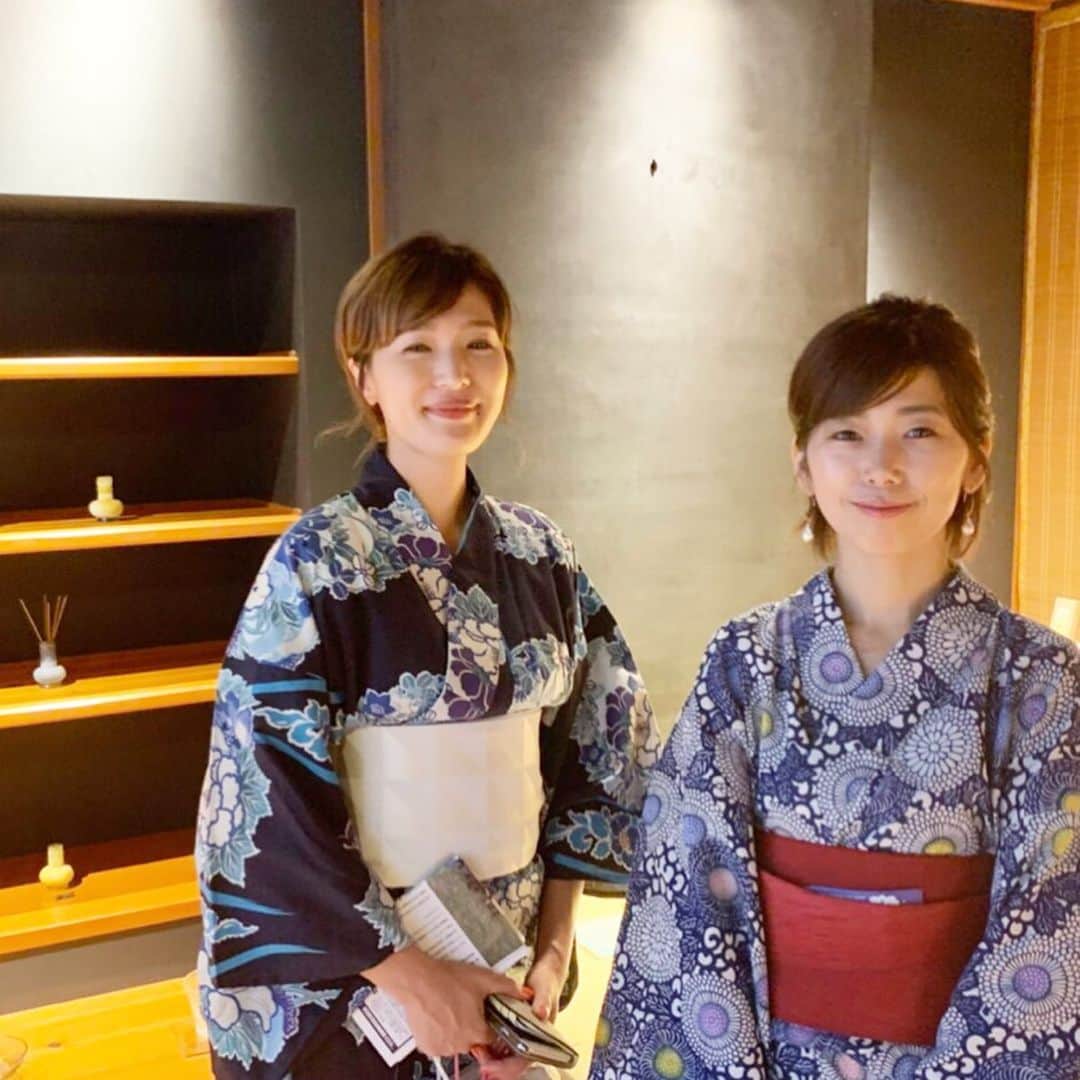 廣瀬規子のインスタグラム：「前日、 @mushigohan に誘ってもらい、麻布十番にある #麻布香雅堂 さんに浴衣でお邪魔してきました✨ * 目的は、体験香席。 聞香体験はこれで2度目でしたが、浴衣を着て、7/7が近かったことから、七夕にちなんだ星合香という組香をしました。 * 合計7つの香りから、最初に聞いた牽牛と織女の香りを当てるというもの。 * なかなかハードだったけど、１つは当たりました。 そしてやっぱり、私は香りが好きなんだと再認識😌 * とってもセンスの良い店内、そして今の時代にマッチした香りの数々に、つい香りとお皿を購入。 ステキな香り、楽しんでいます。 * 今回私は体験でお邪魔しましたが、毎月香席のお教室をされてます。初心者から中級、上級とクラスが分かれていますので、初めての人も楽しく受けれるのではないかと✨ * #聞香 #組香 #麻布十番 #香雅堂  #香りを聞く #浴衣 #とても落ち着く幸せな時間でした」