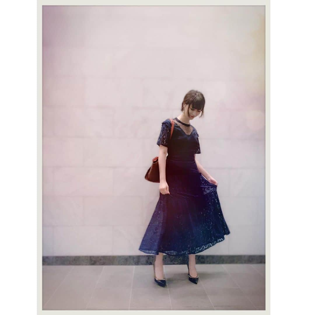 知華さんのインスタグラム写真 - (知華Instagram)「2019.07.16 観劇なので、最近の戦利品を💥 👗#SNIDEL 👠#alexandermcqueen 👜#celine #トラペーズ 💍 #tiffany #tリング #harrywinston  #aderbijoux 💇‍♀️ #輪ゴム #着飾る愉しみ #ろくろ首」7月16日 6時42分 - tomoca1204