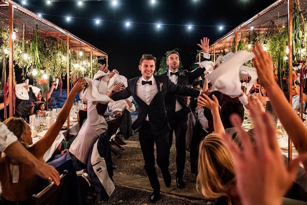 エリック・ラドフォードさんのインスタグラム写真 - (エリック・ラドフォードInstagram)「Pure magic.  Captured by @victorlax  #ericandluiswedding #husbands  #gaywedding #timeofmylife」7月16日 1時21分 - ericradford85