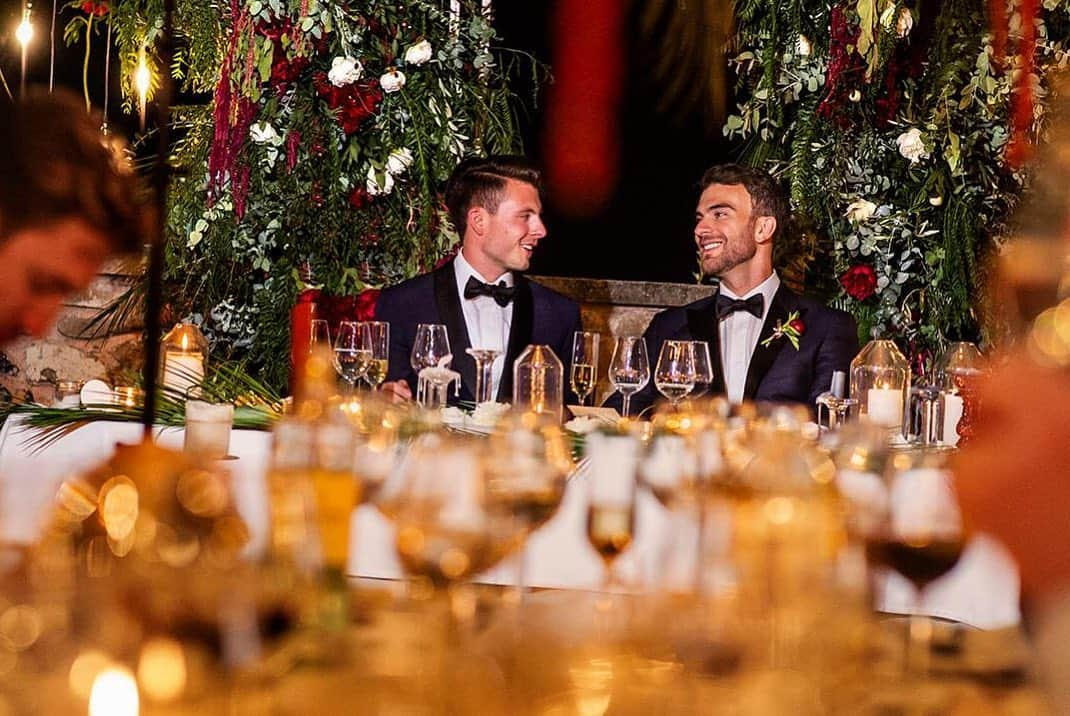 エリック・ラドフォードさんのインスタグラム写真 - (エリック・ラドフォードInstagram)「Pure magic.  Captured by @victorlax  #ericandluiswedding #husbands  #gaywedding #timeofmylife」7月16日 1時21分 - ericradford85