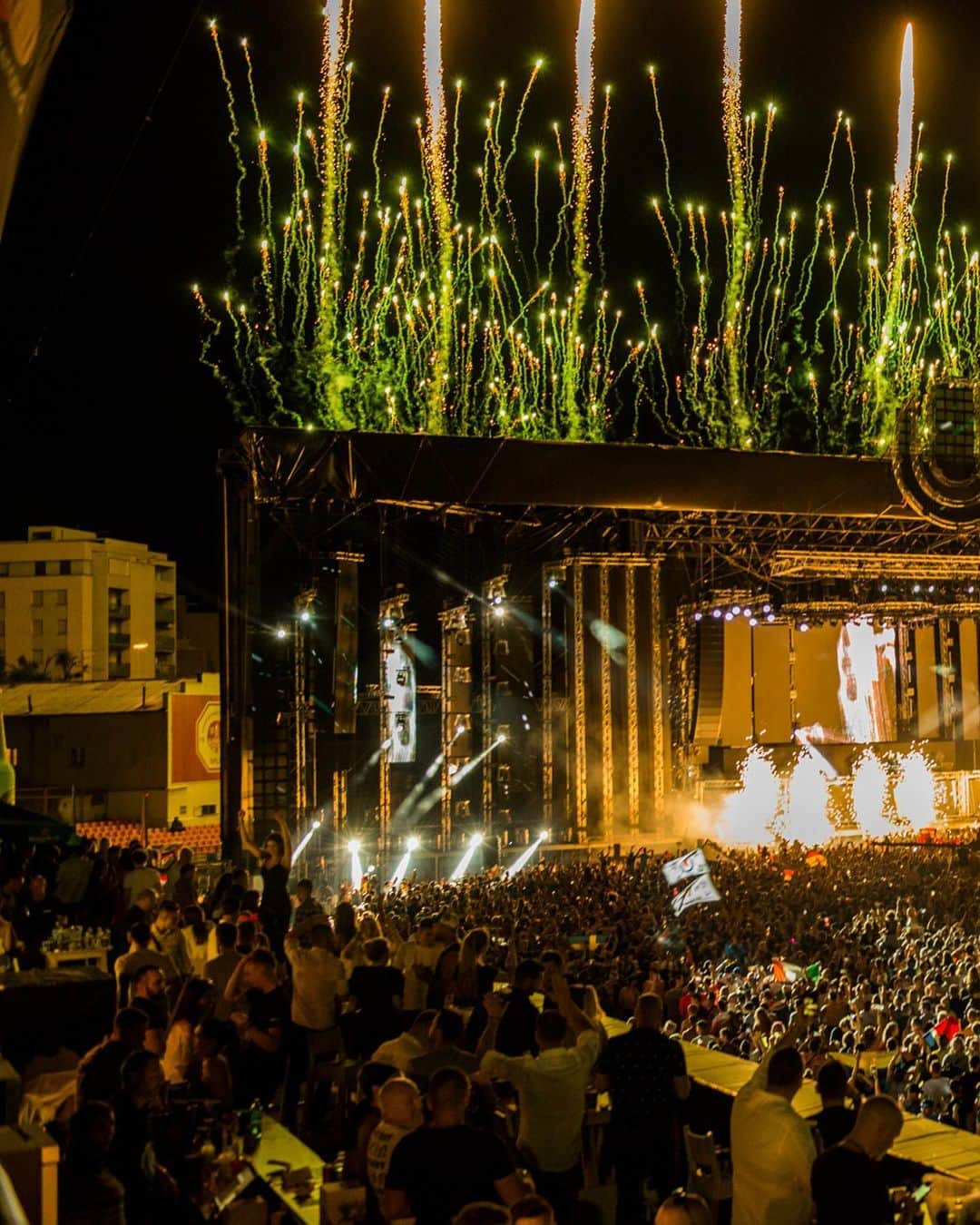 アレッソさんのインスタグラム写真 - (アレッソInstagram)「An honor to close @ultraeurope Saturday night! One of the best ultra I’ve ever played at! The crowd was something else that night! 🙏🏼🙏🏼」7月16日 1時34分 - alesso