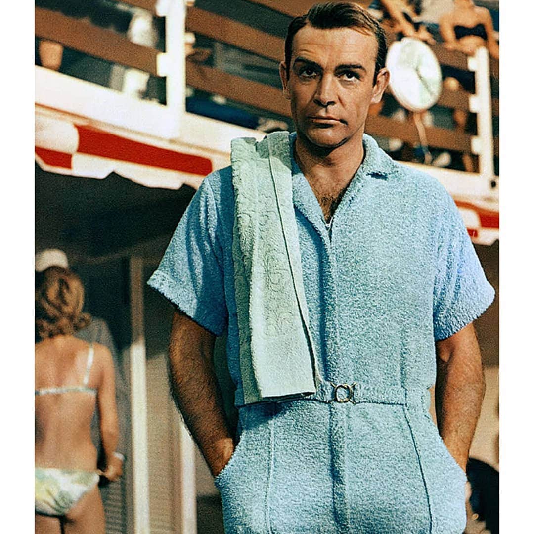 チャーリーアレンさんのインスタグラム写真 - (チャーリーアレンInstagram)「The inspiration, this iconic look from Sean Connery in 'Goldfinger'  #007  #jamesbond」7月16日 1時57分 - charlieallen_bespoke