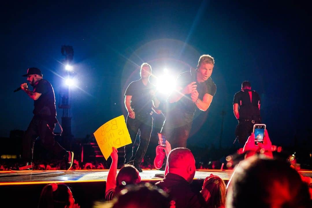 backstreetboysさんのインスタグラム写真 - (backstreetboysInstagram)「An epic night at @ottawabluesfest 🇨🇦 Thank you all!! #DNAWorldTour #RBCBluesFest2019」7月16日 2時17分 - backstreetboys