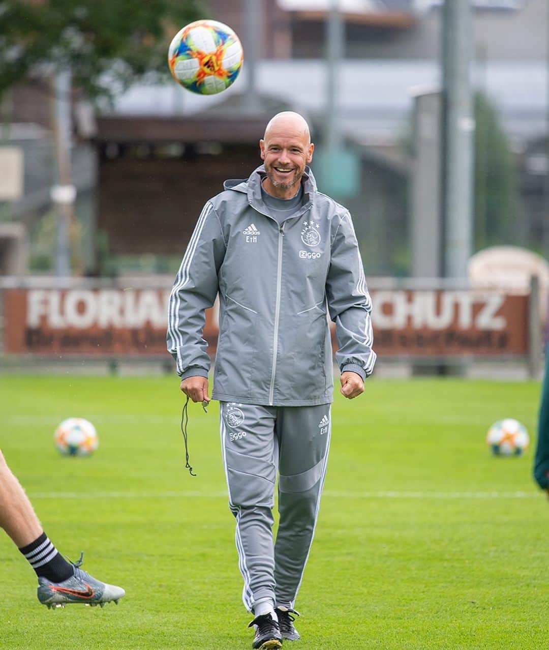 アヤックス・アムステルダムさんのインスタグラム写真 - (アヤックス・アムステルダムInstagram)「It’s so hard not to smile. 😍 #PreSeason 🇦🇹」7月16日 2時40分 - afcajax