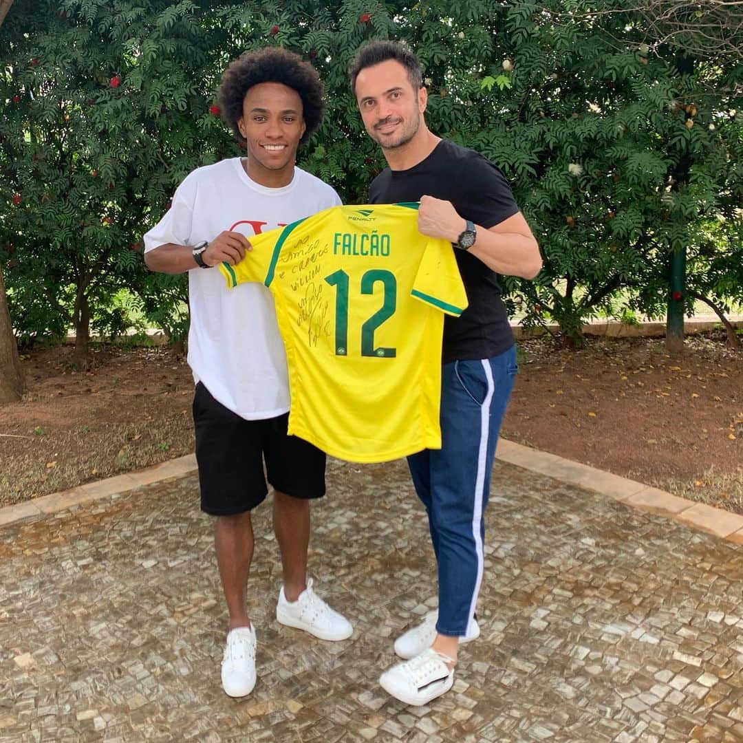 アレッサンドロ・ローザ・ヴィエイラのインスタグラム：「Visita mais que especial do meu parceiro @willianborges88 !Sempre muito bom te ver meu irmão!」