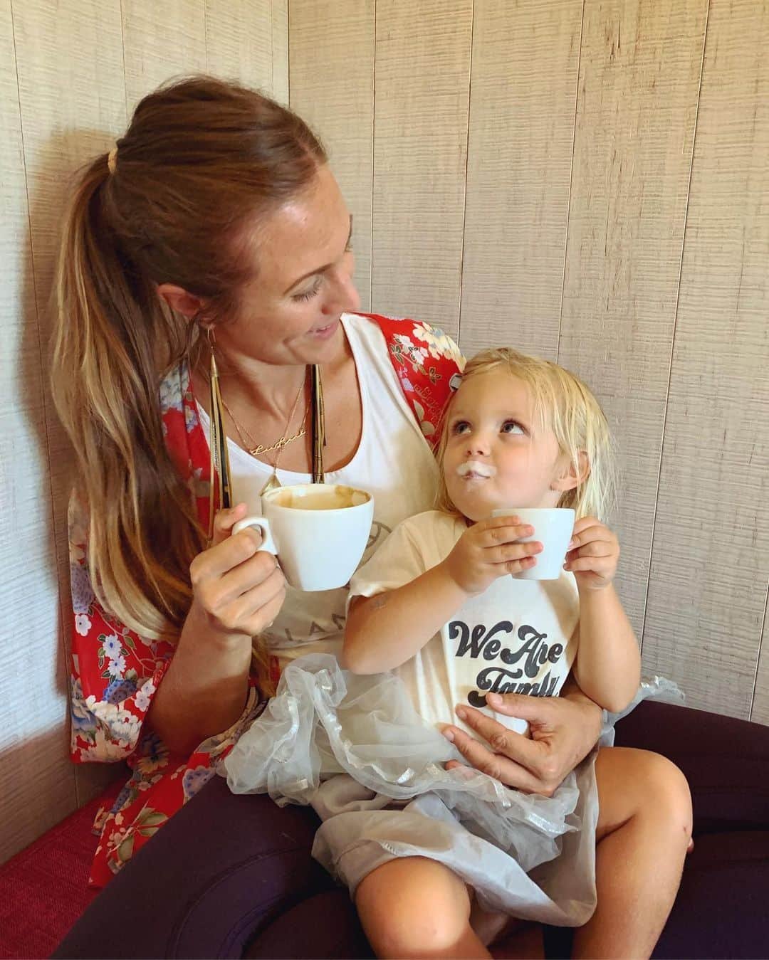 レイチェル・ブレイセンさんのインスタグラム写真 - (レイチェル・ブレイセンInstagram)「Morning coffee with this gal😍 I love that the espresso cup is a perfect size coffee cup for her! We make babyccinos for her every day; a baby “cappuccino” with foamed almond milk, sans the espresso... I don’t want to imagine what giving a two and a half year old espresso would actually be like🙈 ⁣ ⁣ The “we are family” shirt she is wearing is made by @beloveapparel and all proceeds go to the @together.rising fight to reunite parents separated from their children at the border. Do a good deed and go get your own!! And squeeze your little ones tight because we are so lucky our privilege allows us to hold them close. #wearefamily #oneness #family」7月16日 2時52分 - yoga_girl