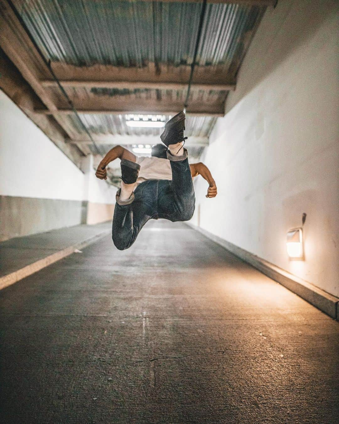 RJ Punoさんのインスタグラム写真 - (RJ PunoInstagram)「Only one way to go 🚀🚀🚀 #FreezeofTheDay 📷 @kienquanphotography」7月16日 3時21分 - rockadeezy