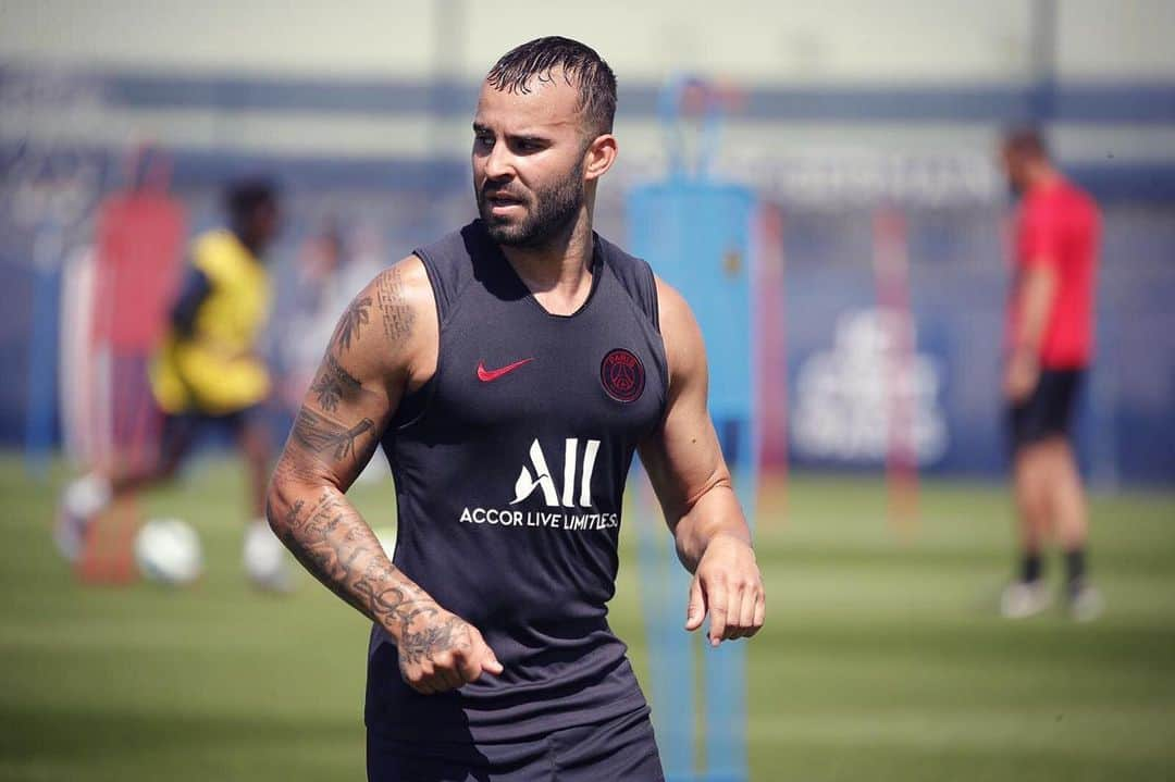 ヘセ・ロドリゲスさんのインスタグラム写真 - (ヘセ・ロドリゲスInstagram)「focused ⚽️🤙🏽🤨」7月16日 3時47分 - jeserodriguez10