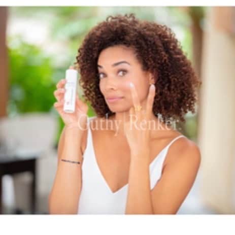 のインスタグラム：「Hey guys! So, the next time you stop at @Target to buy one thing then spend an hour looking at skincare, be sure to grab @SpecificBeauty's Intensive Skin Brightening Serum. I love it because it helps to restore my skin's tone and texture, and prevent future free radical damage. The result is super radiant-looking skin that I love. Visit the link in my bio or @SpecificBeauty's profile to shop online!」