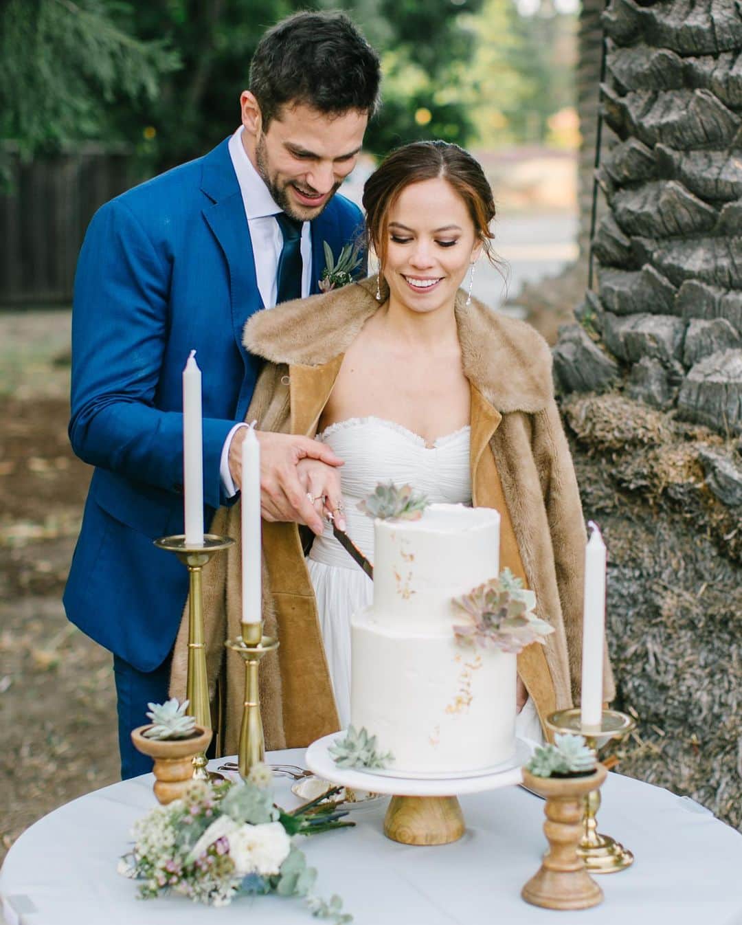 ブラント・ドーハティさんのインスタグラム写真 - (ブラント・ドーハティInstagram)「I mean, look at her 😍  Thank you to everyone who helped make our wedding so amazing:  Photographer: @adrianaklas Venue: @ruthbancroftgarden Wedding Design & Rentals: @eventfullyyourseventdesigns Wedding Coordinator: @marcellacamilleevents Kim’s Dresses: @pronovias Brant’s Suit: @jbclothiers Groom’s Party Suits: @generationtux Bridesmaid & MOB Dresses: @adriannapapell Videography/DJ: @aperfectimpression Bridal Party Gifts: @itsgldn & @ctilburymakeup Groomsmen Gifts: @swankybadger  Wedding bands: @robbinsbrothers @rbglendale @henridaussi  Catering: #ElegantOccasionsCatering Wedding Cake: @pegahcouturetreats Lighting Design: @djmagicentertainment Wine Sponsor: @rombauervineyards Party Favors: @milkbarstore Hair: @DanielleBadgerHair Hotel: #renaissanceclubsportwalnutcreek」7月16日 4時00分 - brantdaugherty