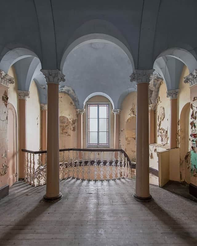 Abandoned Placesさんのインスタグラム写真 - (Abandoned PlacesInstagram)「Abandoned girls school in Yorkshire by @xplorer.x . . . . . . #itsabandoned #decay #historic #explore #urbex #UrbanExploring #history #adventure #abandonedplaces #photography #abandonedphotography #travel #forgotten #abandoned #allabandoned #entertainment #artofvisuals  #illgrammers #createcommune #AGameofTones #create #abandonednature #abandonedpark #urbexphotography #urbandecay #exploreeverywhere #photography #igurbex #jjurbex #IGcolor」7月16日 4時00分 - itsabandoned