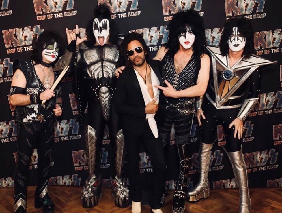 KISSさんのインスタグラム写真 - (KISSInstagram)「You never know who will show up to the End Of The Road 🤟 @lennykravitz #Repost “When you should have worn your platforms. KISS LONDON @kissonline”」7月16日 4時02分 - kissonline