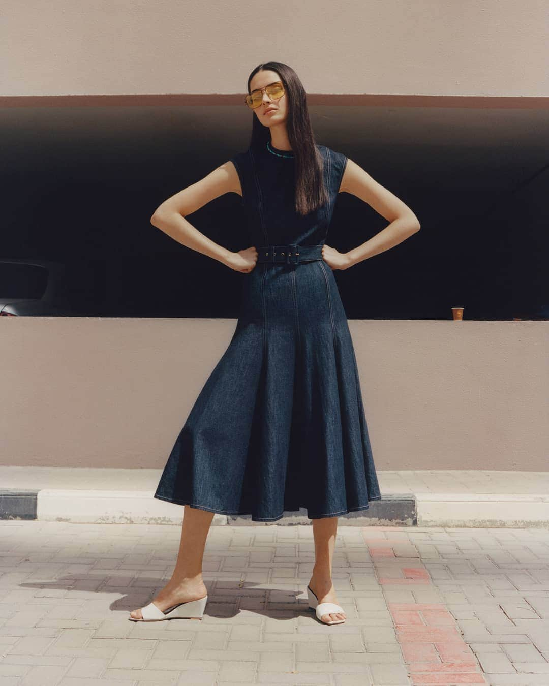 ネッタポルテさんのインスタグラム写真 - (ネッタポルテInstagram)「DRESS TO IMPRESS: Take on-duty dressing to the next level in office-ready outfits with impact. Made exclusively for us, @emiliawickstead's denim midi dress leads our edit.  Tap the link in bio to shop your favorite looks from Instagram at #NETAPORTER.」7月16日 4時05分 - netaporter