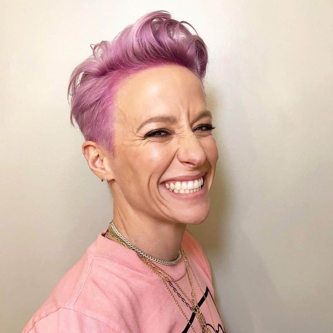 CosmoProf Beautyさんのインスタグラム写真 - (CosmoProf BeautyInstagram)「The shade of the month is officially #raPINKoe 💓 ✂️+🎨 by the effervescent @riawna 💪🏻 protected with @olaplex of course!  Cosmoprof Beauty is proud to support the strong women and men of our beautiful #licensedtocreate community 💓  Shop @olaplex and everything you need to succeed in-store, online and through your #cosmoprofbeauty DSC team!  #repost #riawna #ninezeroonegirl」7月16日 4時24分 - cosmoprofbeauty