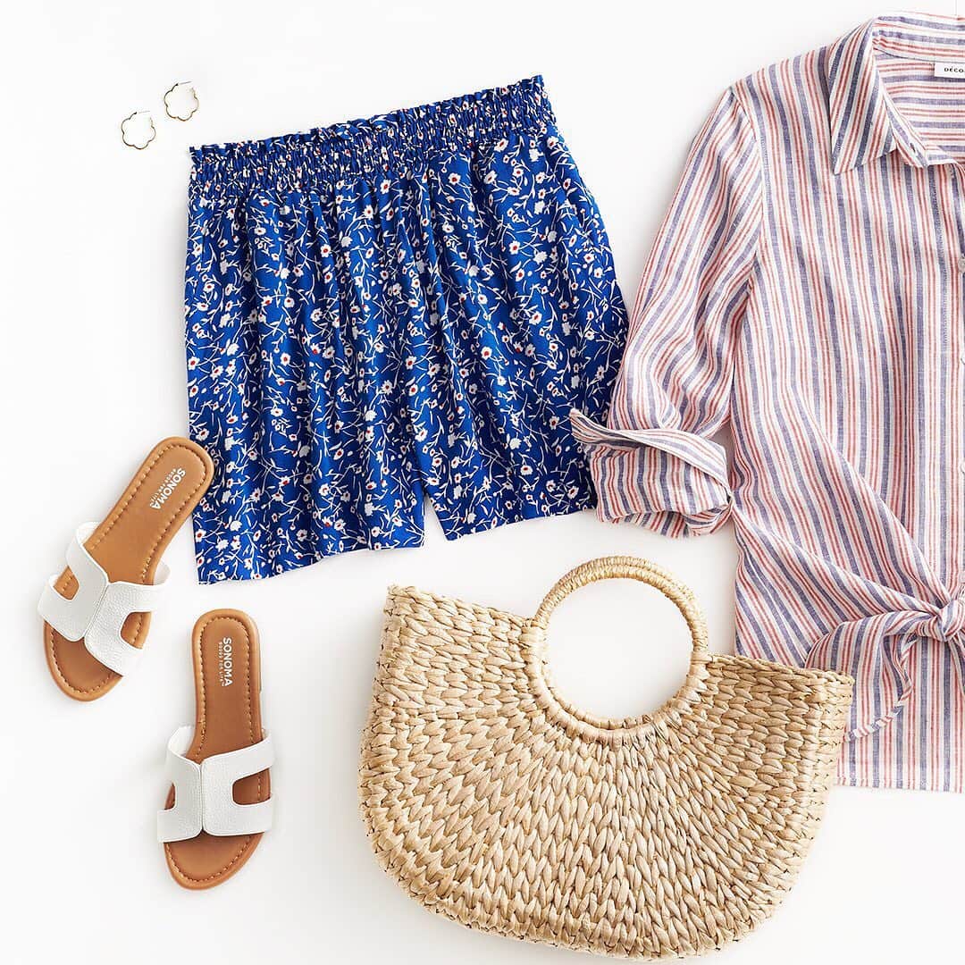 ロック&リパブリックのインスタグラム：「The striped button-down, two ways. Tap to shop The Outfit Bar at #Kohls.」