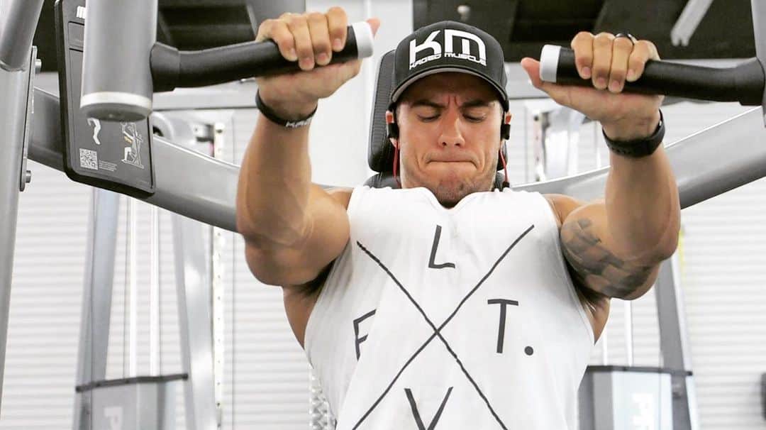 ジェイコブ・ダルトンのインスタグラム：「It’s Monday! Put your head down and keep grinding! Hope everyone has a great week 🤘🏼🇺🇸」