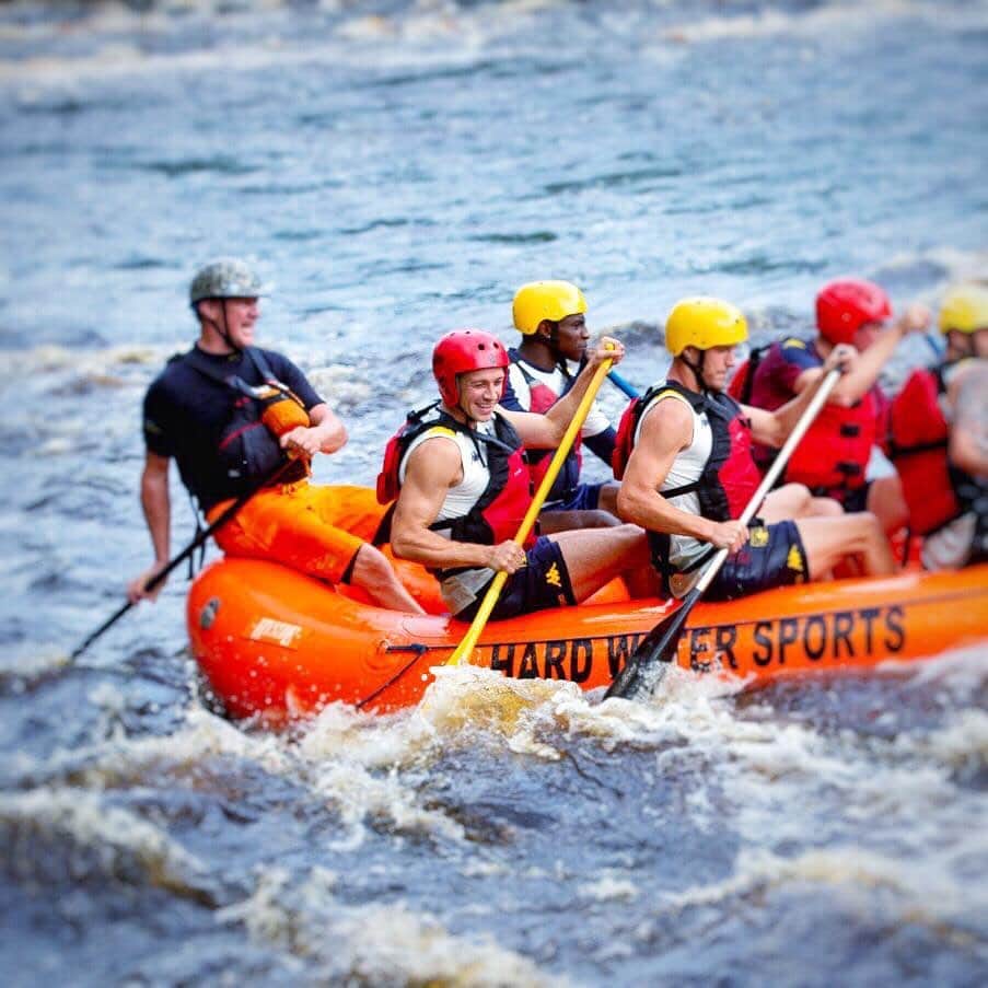 ジェームス・チェスターのインスタグラム：「💯 • 🚣‍♀️ 🦁 #avfc」