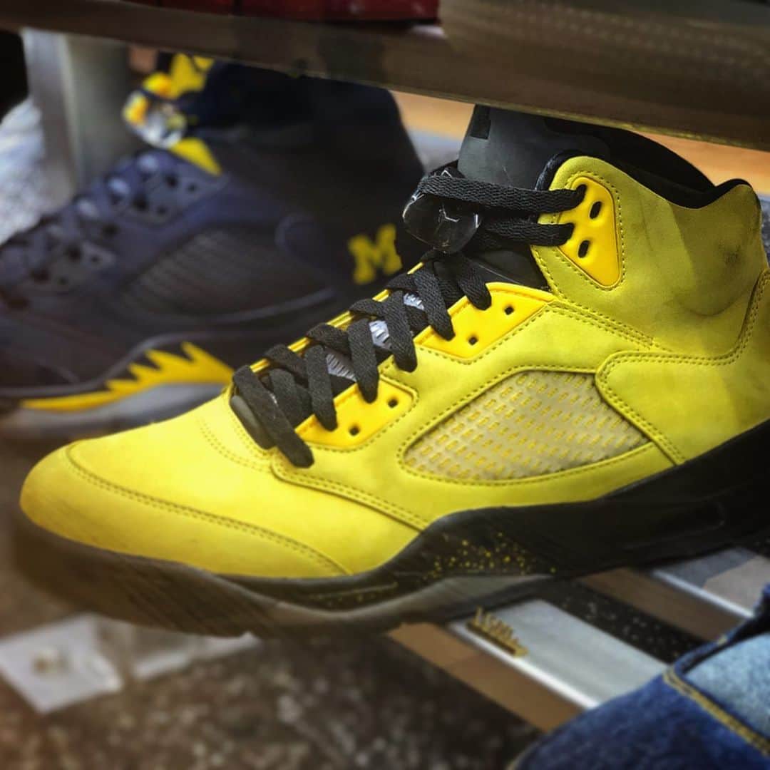 ニック・ハイドフェルドのインスタグラム：「Sneakers beyond imagination @flightclub 😍 #newyork Unfortunately or maybe luckily didn’t have all shoes in my size .. highest price tag for a pair 40’000,-USD. Have normal priced kicks as well. I only got 1 pair.. travel hand luggage. Thx for recommendation! @danc247  #sneakers #style #nike #shoes #airjordan #jordan #kicks #flightclub #mustvisit」