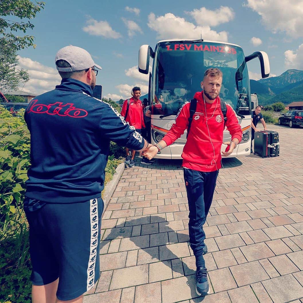 アレクサンドル・マキシムさんのインスタグラム写真 - (アレクサンドル・マキシムInstagram)「Day 1..🏃‍♂️⚽️ #trusttheprocess 📸 @danielsonmz」7月16日 5時03分 - maximalexandru