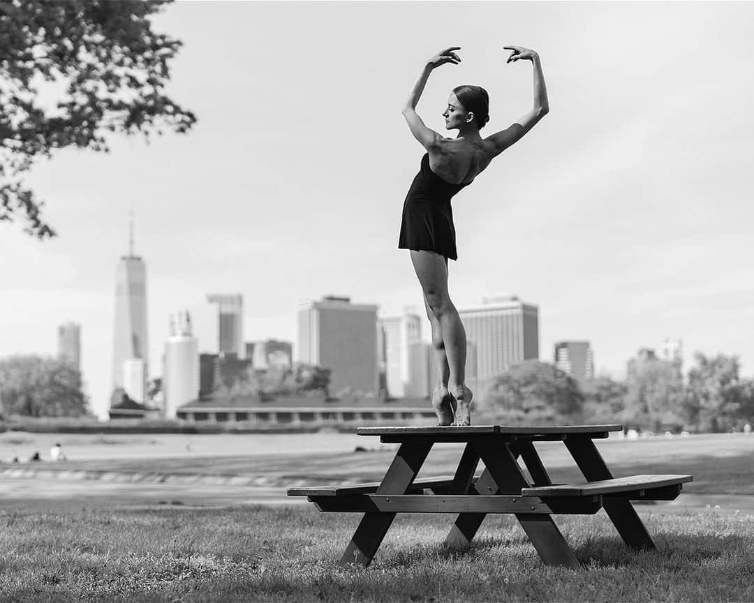 ballerina projectさんのインスタグラム写真 - (ballerina projectInstagram)「Oksana Maslova on Governors Island. #ballerina - @maslovaoxy #governorsisland #newyorkcity #manhattan #worldtradecenter #ballerinaproject #ballerinaproject_ #ballet #dance #oksanamaslova  Only 7 Ballerina Project limited edition prints are left. Purchase one before we conclude our all our limited edition prints in the near future. Link is in our Instagram profile to purchase one today.  The Ballerina Project book is now available for pre-order. Go to @ballerinaprojectbook for pre-order link and info. #ballerinaprojectbook」7月16日 5時03分 - ballerinaproject_