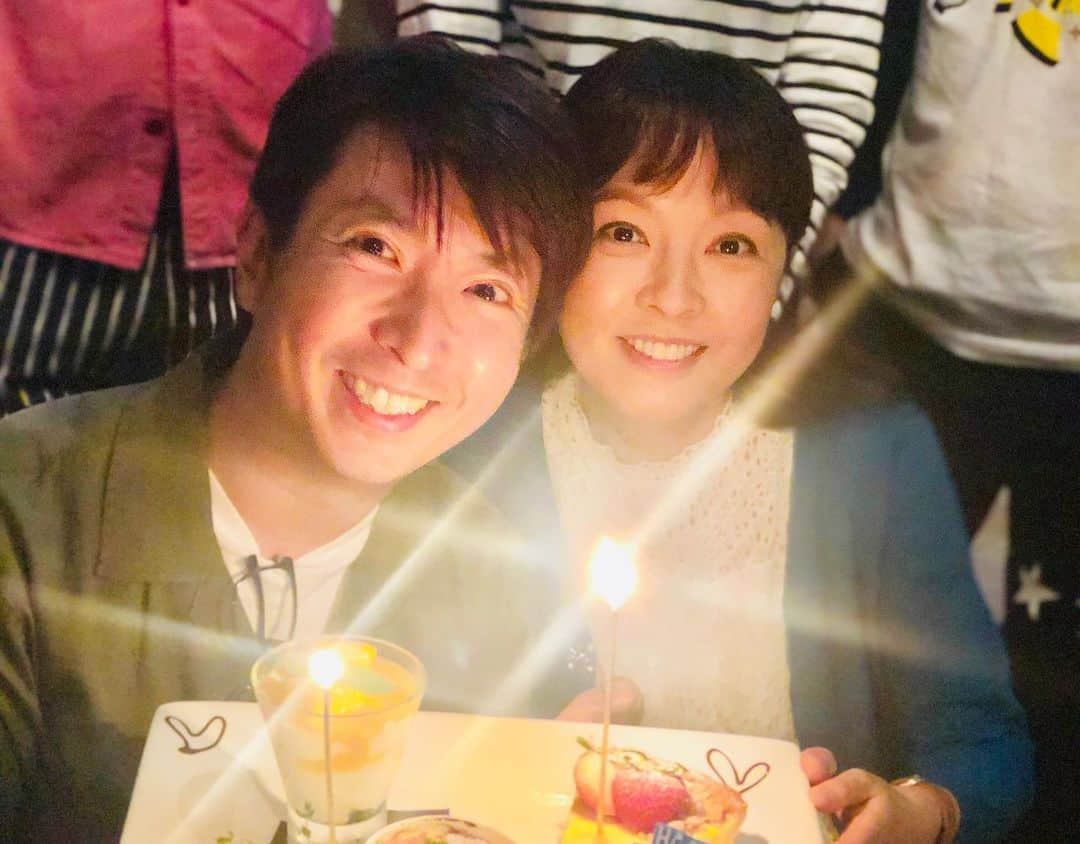 有村昆さんのインスタグラム写真 - (有村昆Instagram)「先日、仲良しメンバーの #秋野暢子 さん #アンミカ さん #Ryuji さん #馬場典子 ちゃん #大原がおり ねーさん #じゅんいちダビッドソン くん #吉木りさ ちゃん 皆様にお誕生日のお祝いをしていただきました🙏🙏😊 #丸岡いずみ いずみんも一緒に同席できて光栄です。  43歳も全力で頑張ります❗️」7月16日 14時37分 - kon_arimura