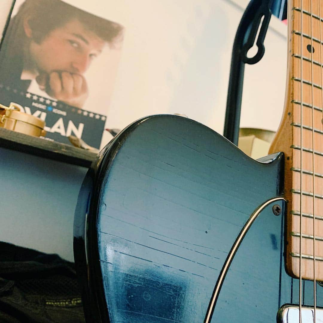 氏原ワタルさんのインスタグラム写真 - (氏原ワタルInstagram)「‪「これはギターです」‬ ‪「これがギターです」‬ ‪「わたしはあなたを好きです」‬ ‪「わたしがあなたを好きです」‬ ‪けっこう違う‬ ‪「は」と「が」の関係‬」7月16日 15時08分 - wataru_ujihara