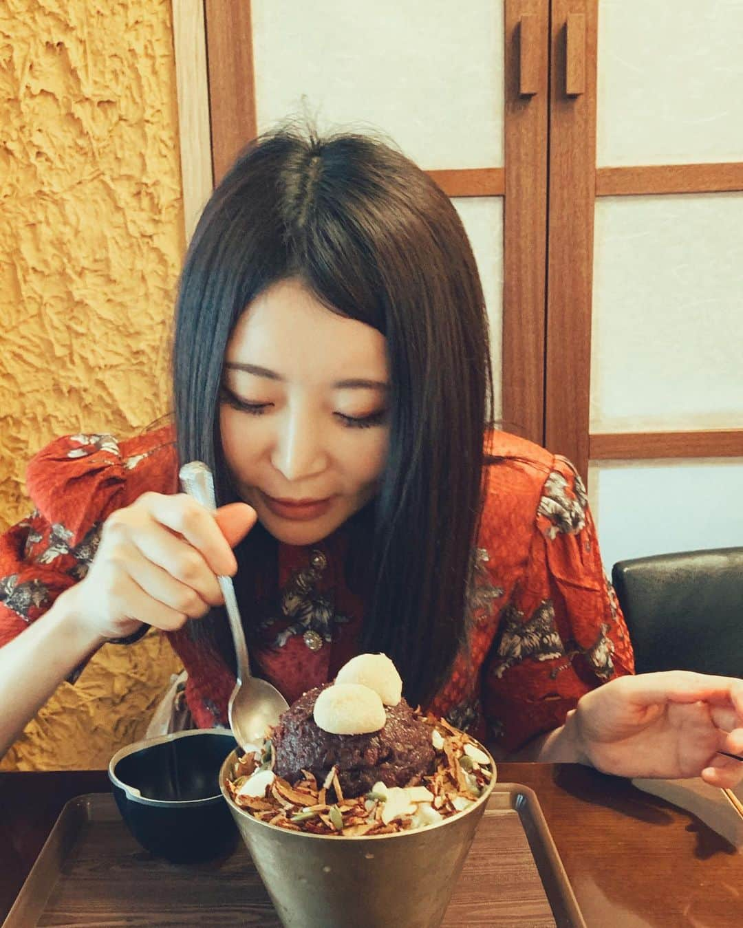 七菜乃さんのインスタグラム写真 - (七菜乃Instagram)「#韓国 に来ています😊 これをずっと食べたかったので、 やっと食べれて嬉しい。 毎日食べたい(￣▽￣) #🇰🇷 #カキ氷 #パッピンス #小豆 #mukzin」7月16日 15時28分 - nananano.nano