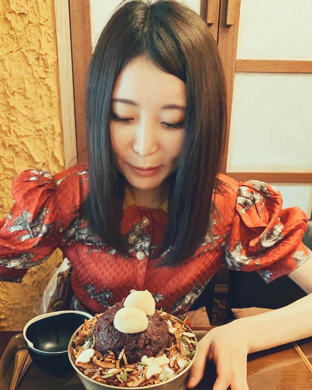 七菜乃さんのインスタグラム写真 - (七菜乃Instagram)「#韓国 に来ています😊 これをずっと食べたかったので、 やっと食べれて嬉しい。 毎日食べたい(￣▽￣) #🇰🇷 #カキ氷 #パッピンス #小豆 #mukzin」7月16日 15時28分 - nananano.nano