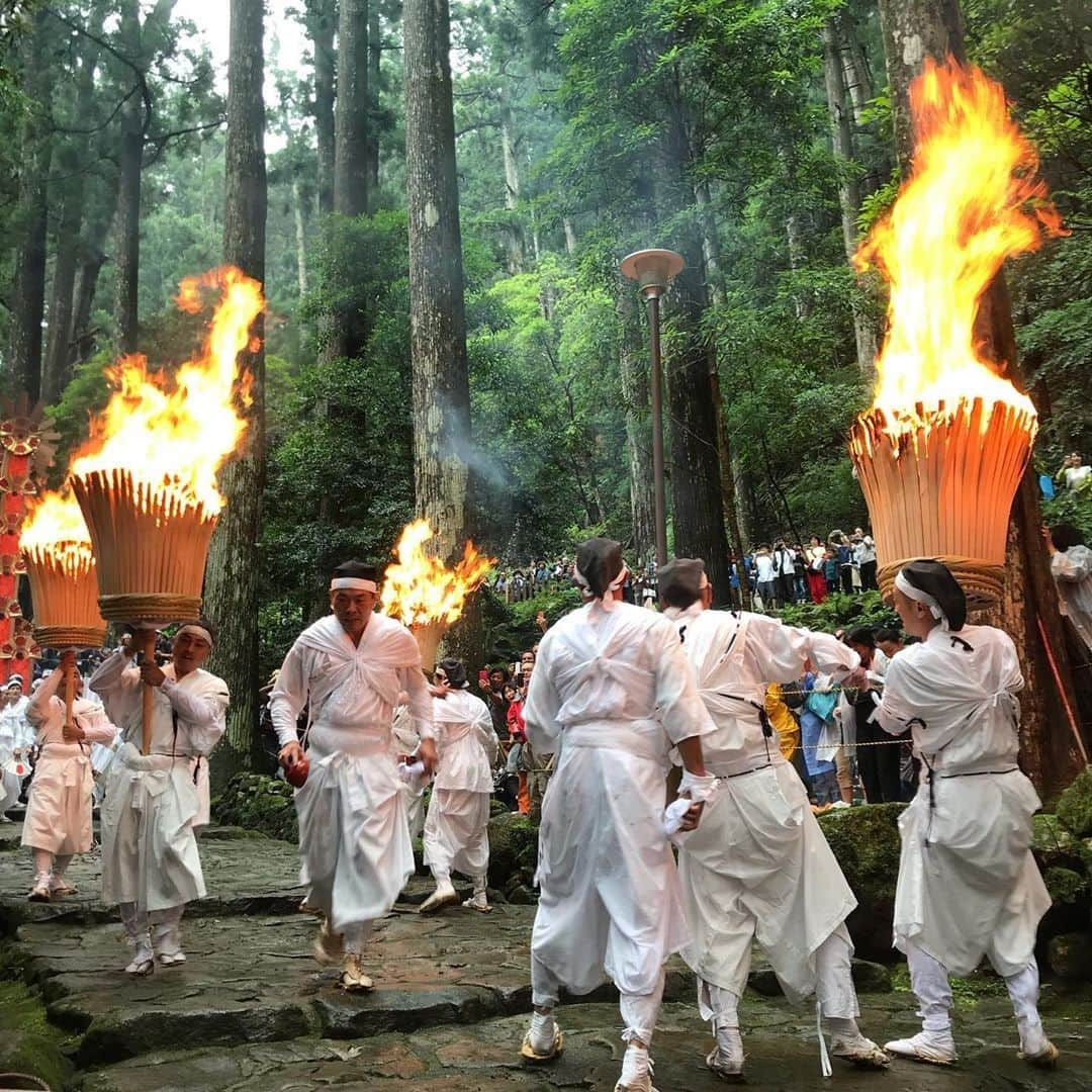 Visit Wakayamaさんのインスタグラム写真 - (Visit WakayamaInstagram)「. Spiritual, sacred, Shinto.  Nachi-no-Ogi Matsuri (Nachi Fire Festival) was held at Kumano Nachi Taisha Grand Shrine on July 14th.  Share your stories with #visitwayama and @visitwakayama for a chance to be featured! 📸: @shastamiho」7月16日 7時00分 - visitwakayama