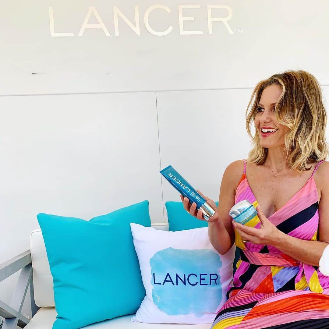 キャンディス・キャメロン・ブレさんのインスタグラム写真 - (キャンディス・キャメロン・ブレInstagram)「Always LOVE seeing @drlancerrx & chatting all things Lancer skincare 👏🏼 Swipe over for my personal story on why I began using “The Method” 10 years ago!! 🙌🏼💕 #detoxtoglow #lancerglow」7月16日 7時33分 - candacecbure