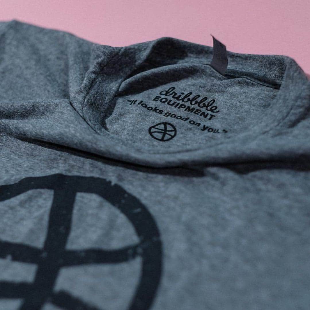 Dribbbleさんのインスタグラム写真 - (DribbbleInstagram)「The official uniform of Dribbble players and fans. Weathered ball mark logo in soft, discharge ink, printed on a Tri-Blend, Athletic Grey tee from Next Level. Get your threads today! Shop link in bio.⠀ ⠀ #shopdribbble #dribbble」7月16日 7時36分 - dribbble