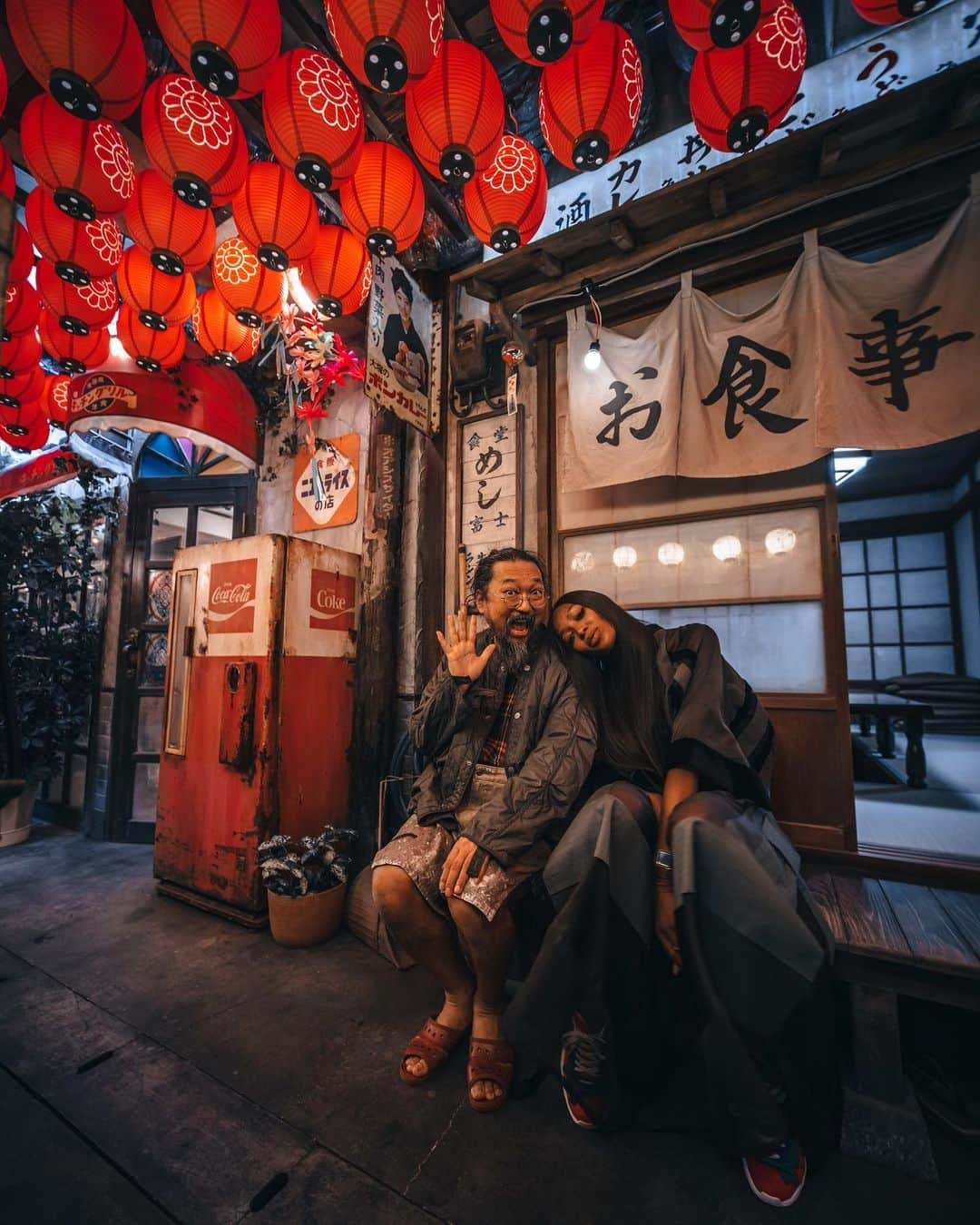 村上隆さんのインスタグラム写真 - (村上隆Instagram)「@naomi she came last night to @kaikaikikigallery & our Head office at Motoazabu. She so kind & warm each time. Thank you so much! 🙇‍♂️ photo: @rkrkrk #浜倉好宣 #浜倉好宣プロデュース」7月16日 7時44分 - takashipom