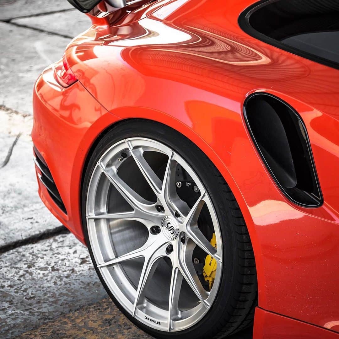 CARLiFESTYLEさんのインスタグラム写真 - (CARLiFESTYLEInstagram)「Beautiful Porsche Turbo S on @strassewheels  What’s your favorite color on a Porsche? #carlifestyle #TurboS」7月16日 8時08分 - carlifestyle