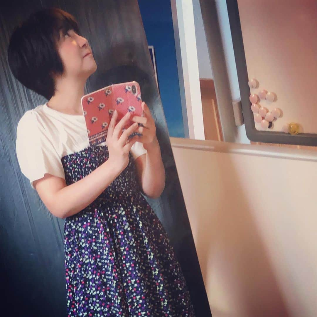 藤田朋子さんのインスタグラム写真 - (藤田朋子Instagram)「おはようございます🌻 #お母さん ぽくない？ #明日から #はいあんどろー  #私は少しだけ #登場  #どんな感じになってるのかな #みてね #泉谷しげる #exiletribe  #藤田朋子 #川村壱馬 #ドラマ #日本テレビ #深夜放送  #tomokofujita #highandlow #shigeruizumiya #kazumakawamura #fun #checkitout #tv #dontmissit」7月16日 8時04分 - chiendormant