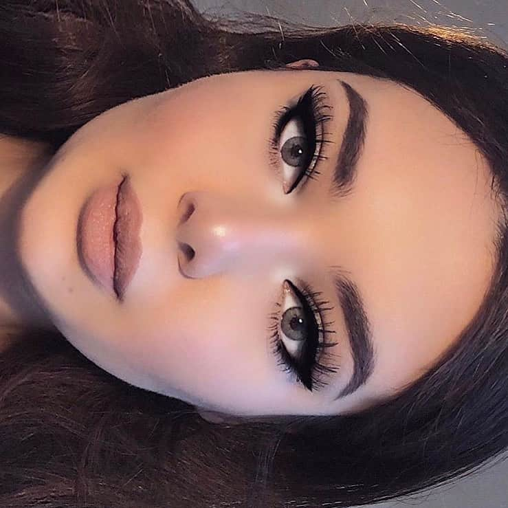 Anastasia Beverly Hillsさんのインスタグラム写真 - (Anastasia Beverly HillsInstagram)「Liner goals @xazulyaa  Dipbrow Pomade in Medium Brown on brows , Sun Dipped Glow Kit」7月16日 8時25分 - anastasiabeverlyhills