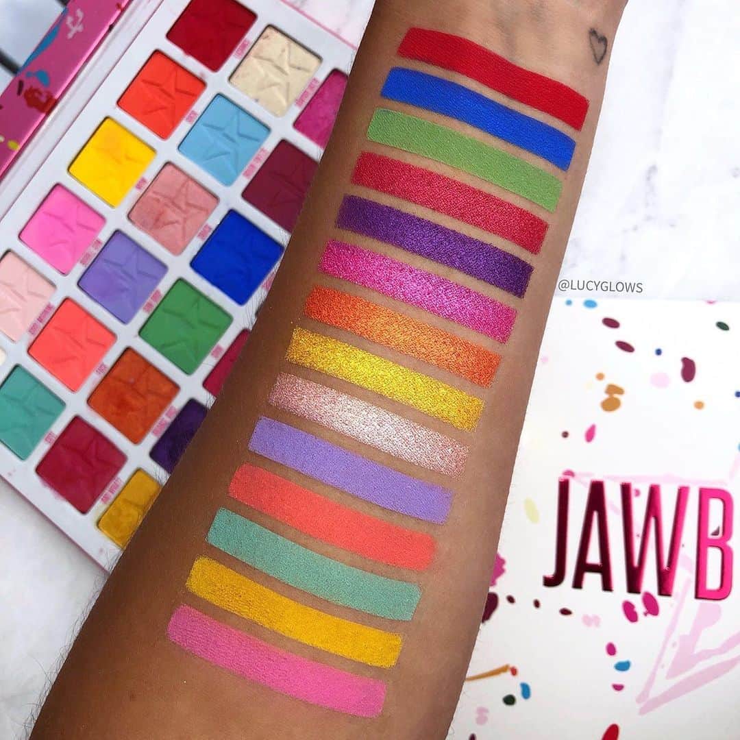 Jeffree Star Cosmeticsさんのインスタグラム写真 - (Jeffree Star CosmeticsInstagram)「Experience the formula of #Jawbreaker 🌈 Swatched by: @lucyglows #jeffreestarcosmetics #jawbreakerpalette」7月16日 8時49分 - jeffreestarcosmetics