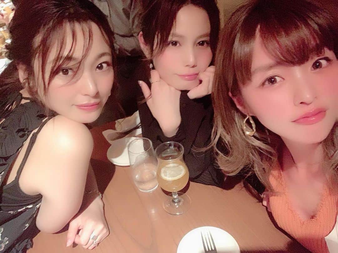 増田愛里菜のインスタグラム：「昨日は(写真は違う日だよ〜) お姉様たちと池袋にある#パーソナルジム へ..🏃‍♂️🏃‍♀️💕 . . . 【@hu.revo 】ここホントに凄かった😂😂😂❣️ . みんな終わる頃には生まれたての子鹿のように足がプルプルに..🦌🥺笑 .  詳しくはまたポストするね😘🥊🗯 . . photo #photography #portrait #ジム #パーソナルジム #ボクシング #キックボクシング #女子会」