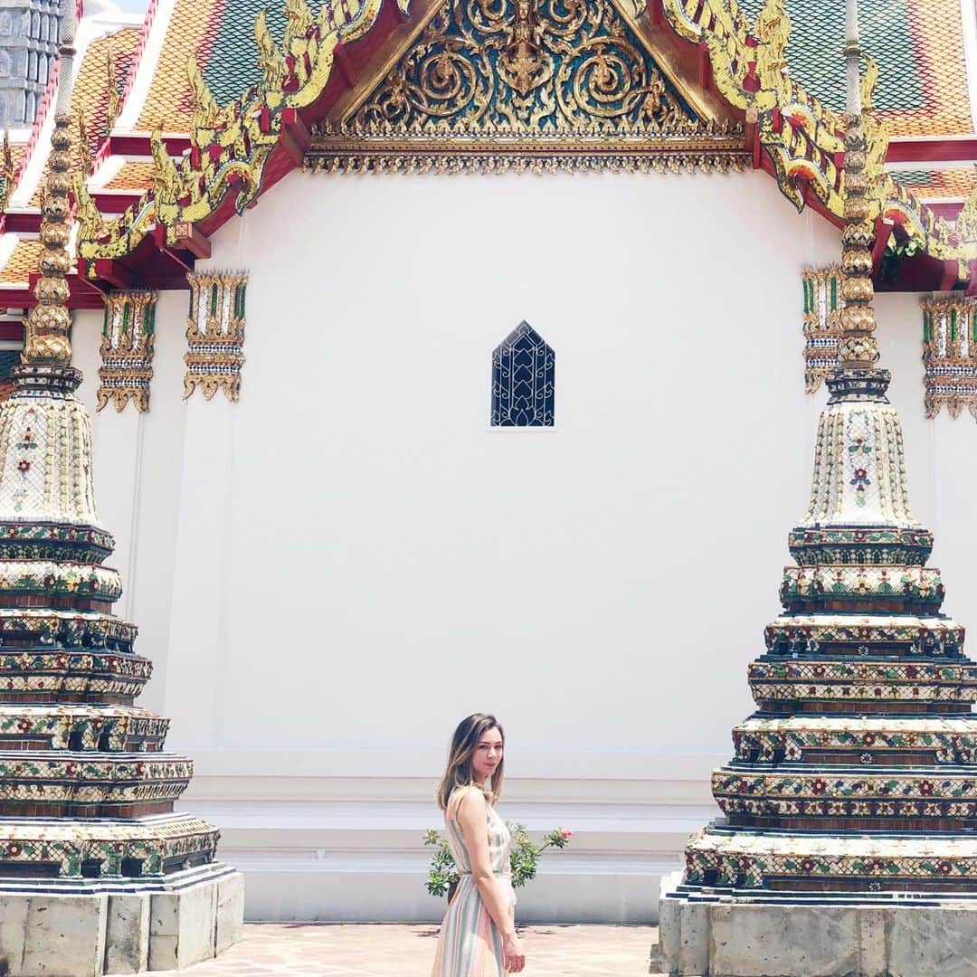 英里子さんのインスタグラム写真 - (英里子Instagram)「Wat Pho🇹🇭 バンコク三大寺院巡りのスタートはワットポーから✨  実物の巨大な涅槃には圧倒されました🙏  #watphotemple #watphotemple #bangkok #バンコク  #ワットポー #タイ #thailand」7月16日 8時59分 - ellie__erico