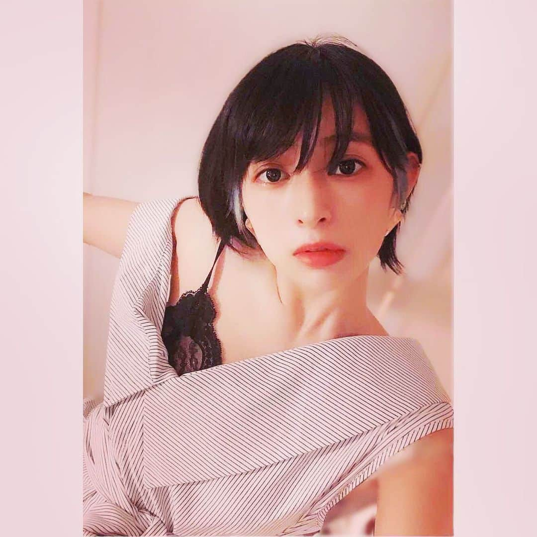 日南響子（珠麟）さんのインスタグラム写真 - (日南響子（珠麟）Instagram)「いつかの📷.. 久しぶりの髪を結って居ないの撮った気がする🌘🥀」7月16日 9時13分 - kyooko_hinami_official